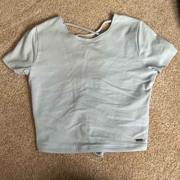 Hollister Baby Tee - Picture 1 of 4